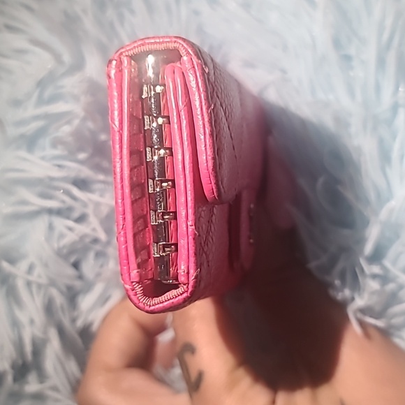 Chanel Quilted Pink Key Holder/card holder with silver interlocking C logo. - Picture 8 of 12